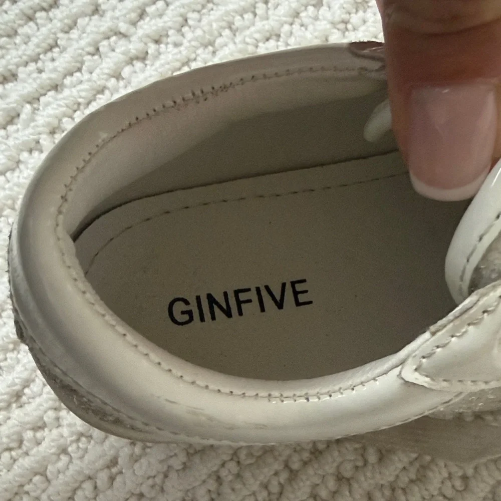 Sparkly White toddler girls Sneakers size 11